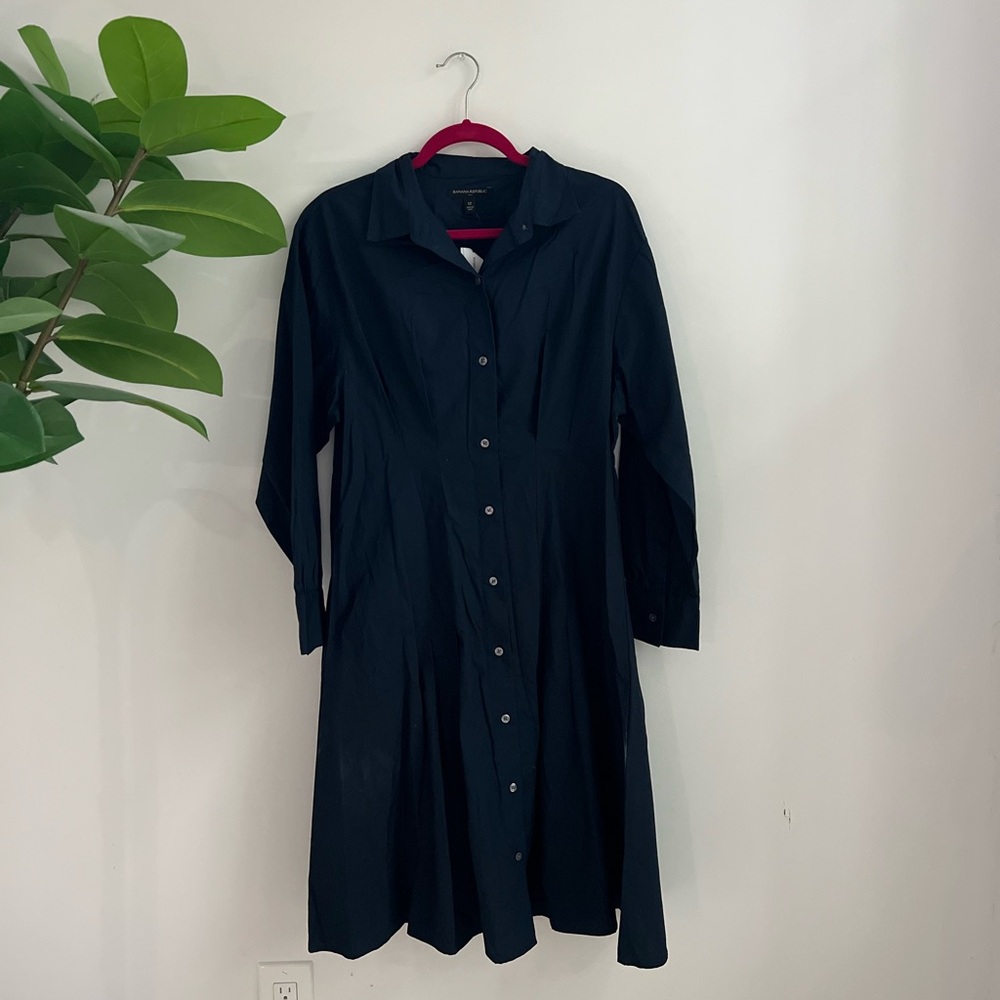 Banana Republic navy cinches waist dress